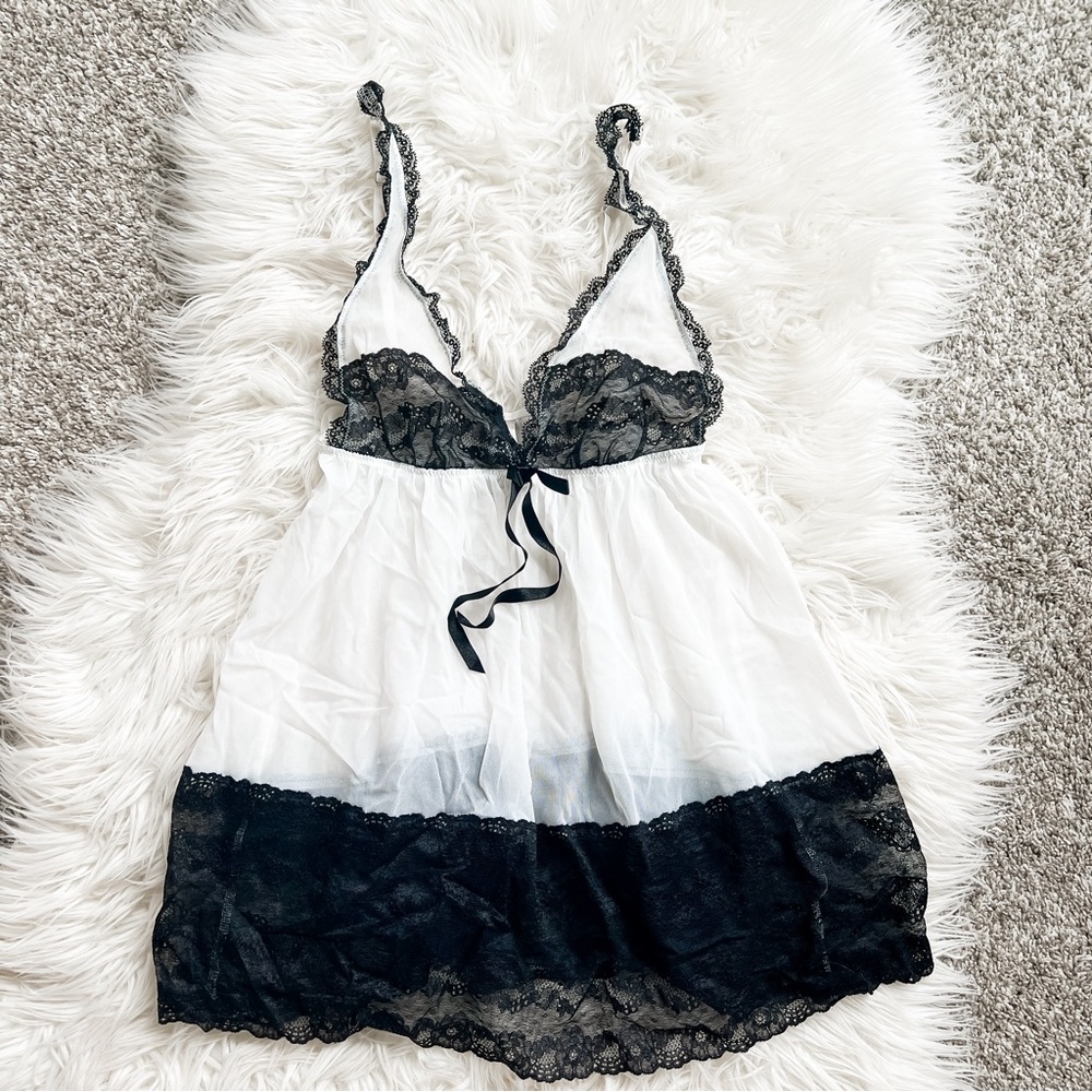 Victoria’s Secret | Black & White Lingerie
